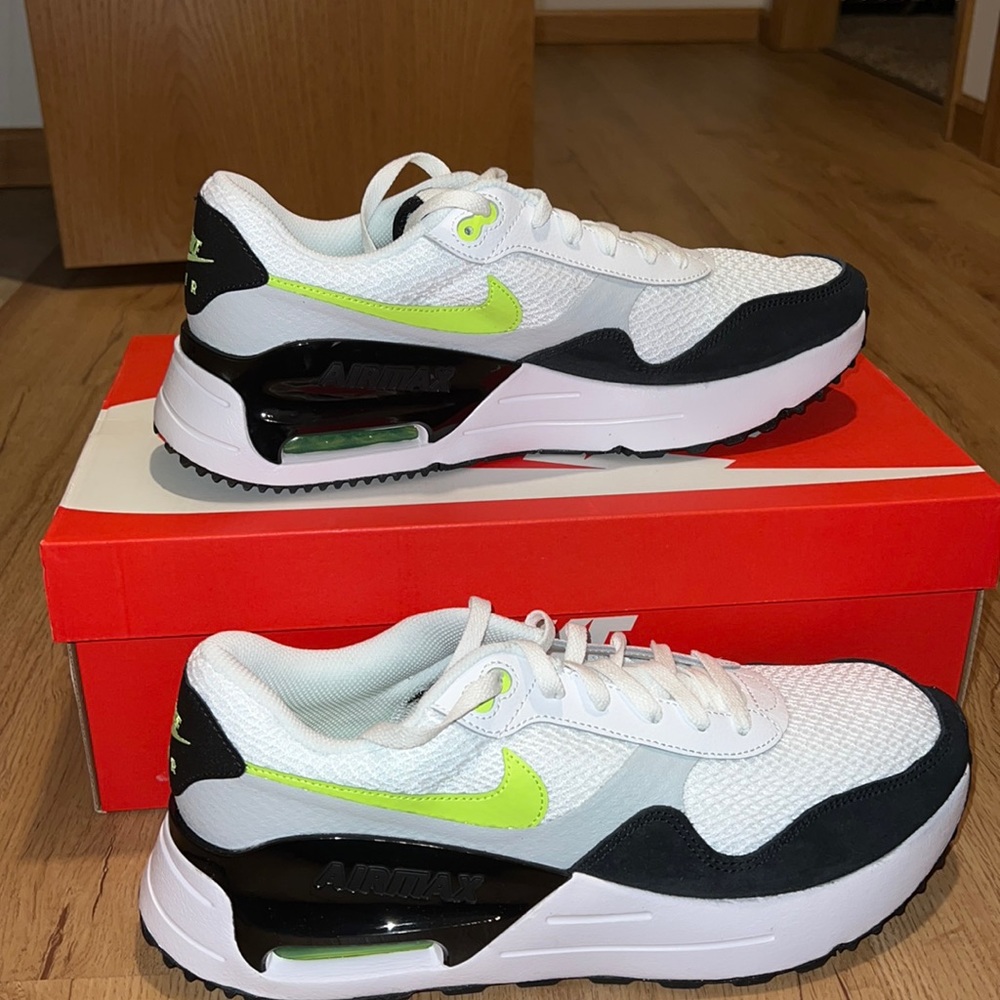 Nike Mens Air Max SYSTM size 8.5-12 White/Black/Volt NEW with Box